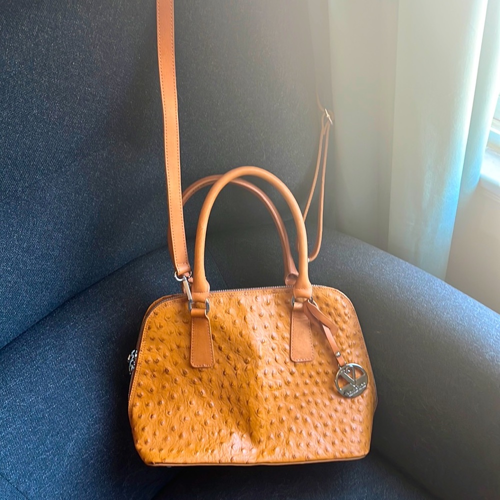 PRICE DROP 💥 Caramel colored genuine leather handbag w removable shoulder strap
